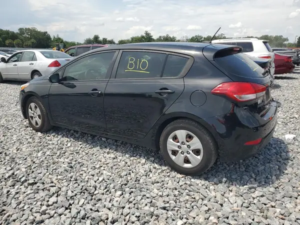 KNAFK5A84H5686030 2017 KIA FORTE - Image 2