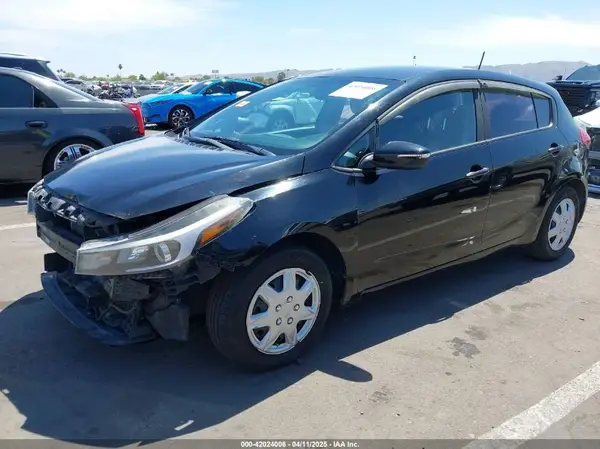 KNAFK5A84H5696833 2017 KIA FORTE - Image 2