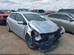 KNAFK5A84H5705305 2017 KIA FORTE