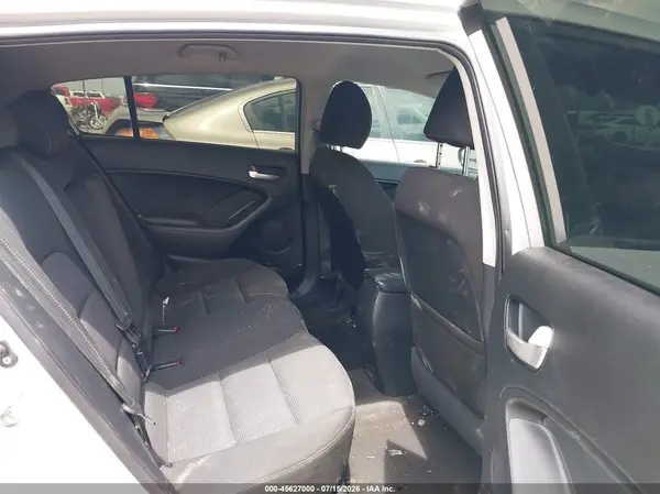 KNAFK5A84H5705305 2017 KIA FORTE - Image 8