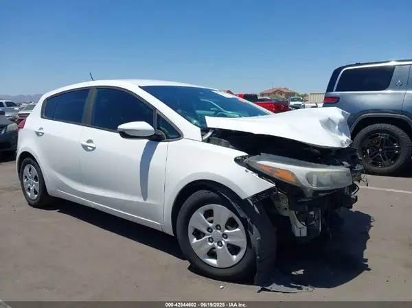 KNAFK5A84H5705577 2017 KIA FORTE - Image 1