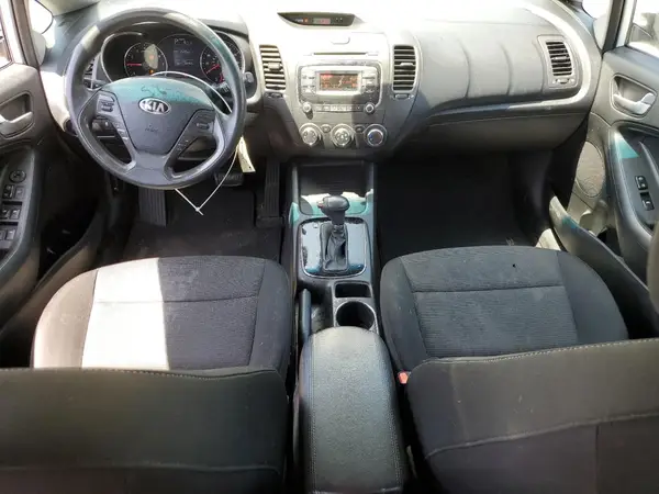 KNAFK5A84H5706082 2017 KIA FORTE - Image 8