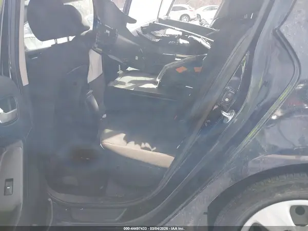 KNAFK5A84H5711556 2017 KIA FORTE - Image 8