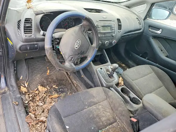 KNAFK5A84H5714022 2017 KIA FORTE - Image 8