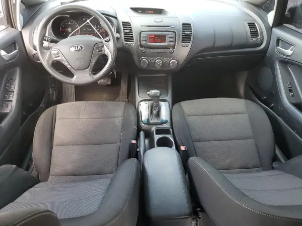 KNAFK5A84H5719902 2017 KIA FORTE - Image 8
