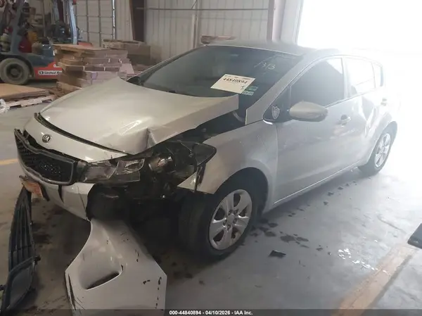 KNAFK5A84H5721536 2017 KIA FORTE - Image 2