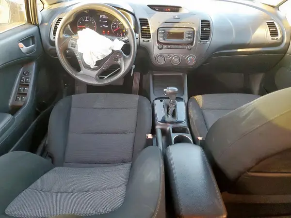 KNAFK5A84H5721553 2017 KIA FORTE - Image 8