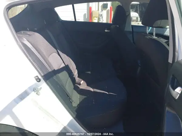 KNAFK5A84H5725537 2017 KIA FORTE - Image 8