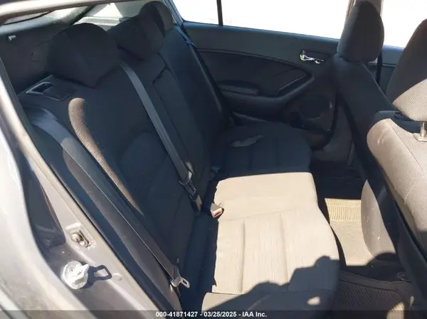 KNAFK5A85G5547104 2016 KIA FORTE - Image 8