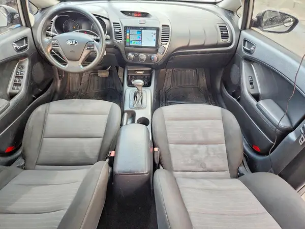 KNAFK5A85G5577929 2016 KIA FORTE - Image 8
