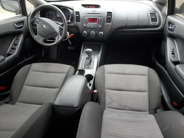 KNAFK5A85G5598621 2016 KIA FORTE - Image 8