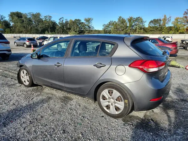 KNAFK5A85G5606281 2016 KIA FORTE - Image 2