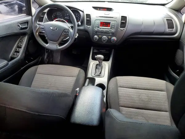 KNAFK5A85G5606989 2016 KIA FORTE - Image 8