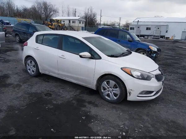 KNAFK5A85G5618267 2016 KIA FORTE - Image 1