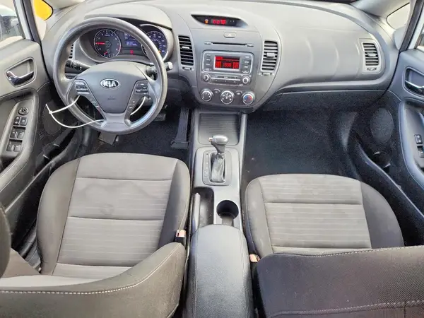 KNAFK5A85G5631374 2016 KIA FORTE - Image 8