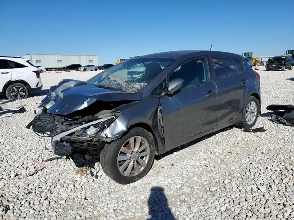 KNAFK5A85G5636560 2016 KIA FORTE - Image 1