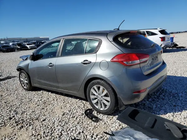 KNAFK5A85G5636560 2016 KIA FORTE - Image 2