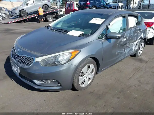 KNAFK5A85G5636574 2016 KIA FORTE - Image 2
