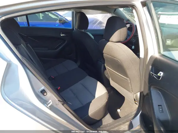KNAFK5A85G5639393 2016 KIA FORTE - Image 8