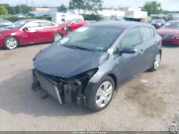 KNAFK5A85G5643945 2016 KIA FORTE - Image 2