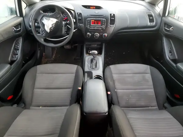 KNAFK5A85G5644061 2016 KIA FORTE - Image 8