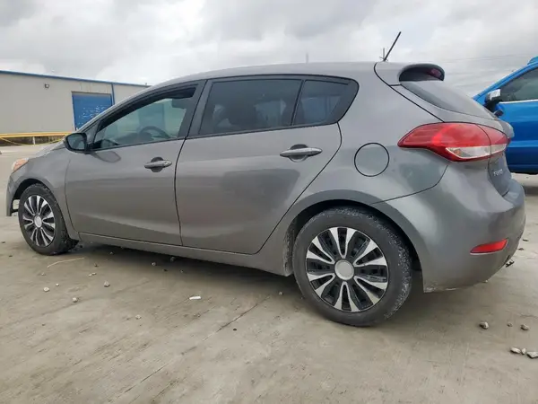 KNAFK5A85G5648403 2016 KIA FORTE - Image 2