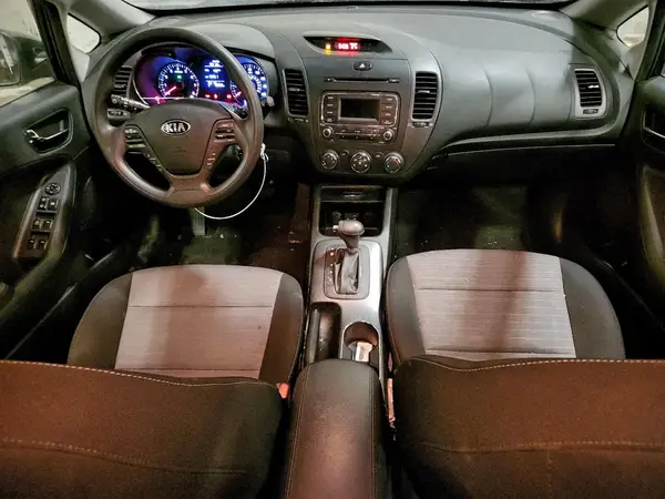 KNAFK5A85G5650572 2016 KIA FORTE - Image 8