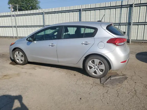 KNAFK5A85G5654931 2016 KIA FORTE - Image 2