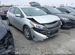KNAFK5A85H5667342 2017 KIA FORTE