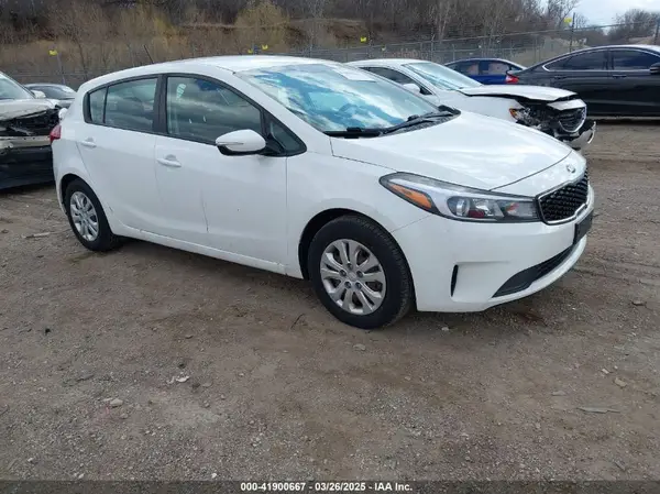 KNAFK5A85H5668040 2017 KIA FORTE - Image 1