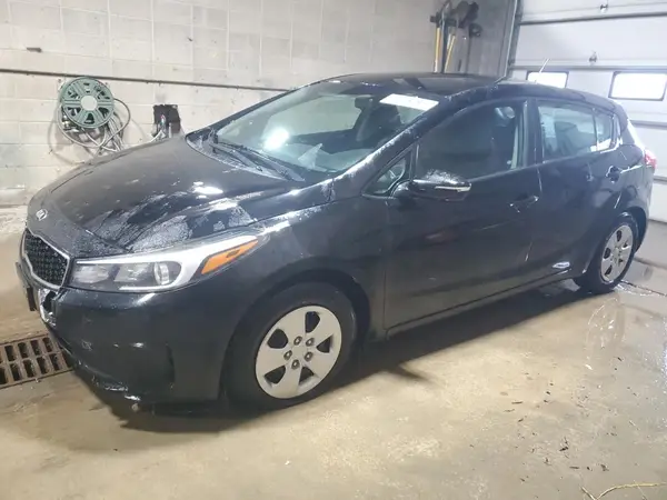 KNAFK5A85H5673125 2017 KIA FORTE - Image 1