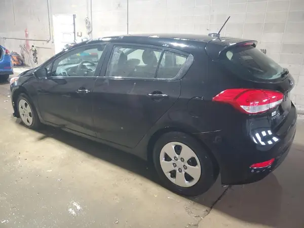 KNAFK5A85H5673125 2017 KIA FORTE - Image 2