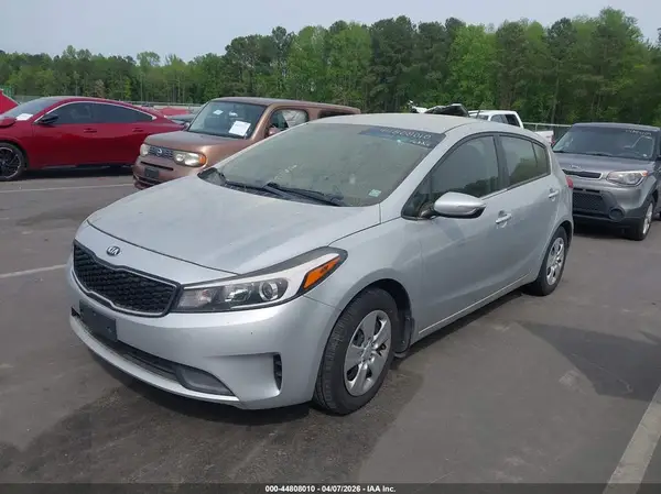 KNAFK5A85H5676039 2017 KIA FORTE - Image 2