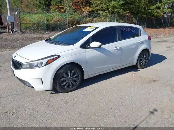KNAFK5A85H5678227 2017 KIA FORTE - Image 2
