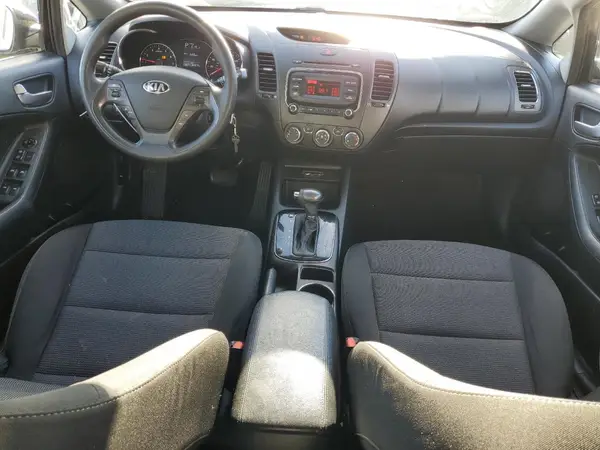 KNAFK5A85H5688935 2017 KIA FORTE - Image 8