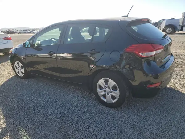 KNAFK5A85H5690457 2017 KIA FORTE - Image 2