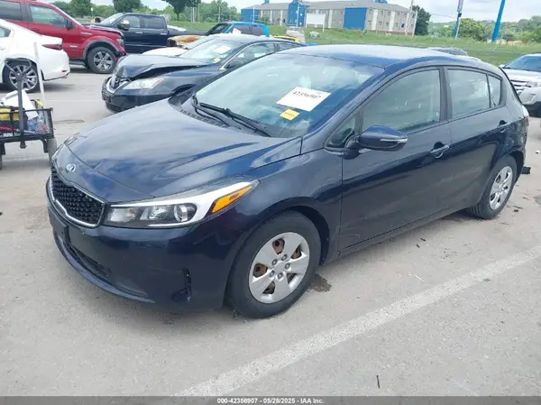 KNAFK5A85H5693522 2017 KIA FORTE - Image 2