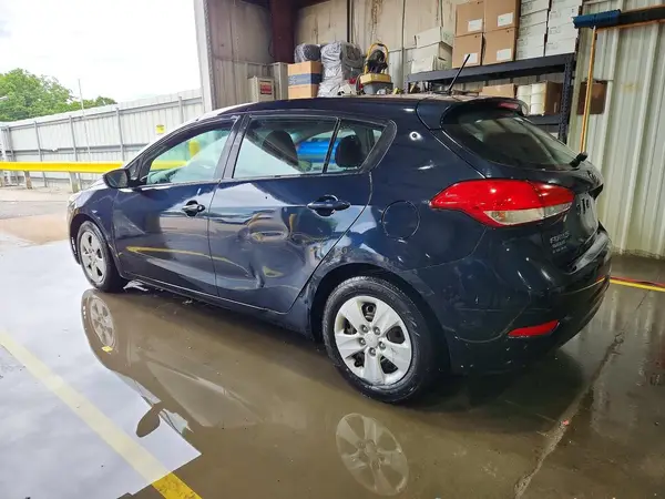 KNAFK5A85H5697408 2017 KIA FORTE - Image 2