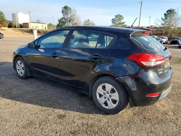 KNAFK5A85H5698008 2017 KIA FORTE - Image 2