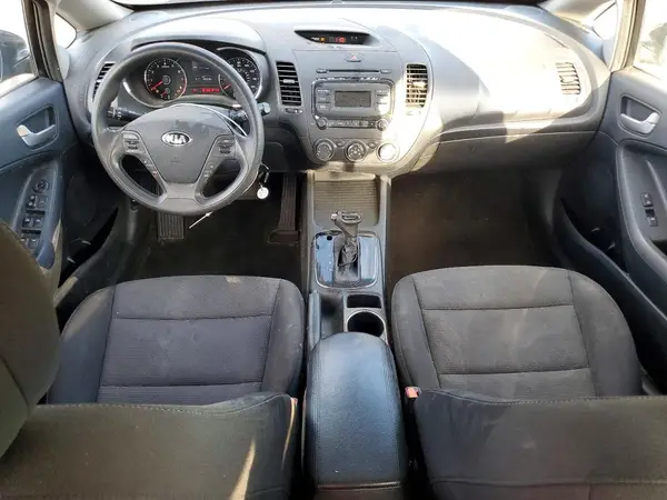 KNAFK5A85H5698008 2017 KIA FORTE - Image 8