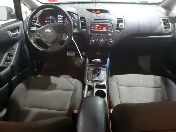 KNAFK5A85H5704700 2017 KIA FORTE - Image 8