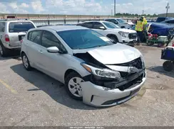 KNAFK5A85H5705801 2017 KIA FORTE