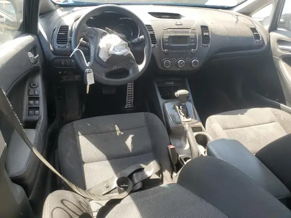 KNAFK5A85H5706866 2017 KIA FORTE - Image 8