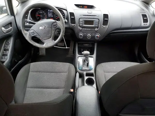 KNAFK5A85H5725448 2017 KIA FORTE - Image 8