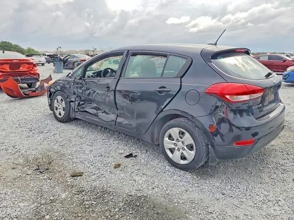 KNAFK5A85J5773098 2018 KIA FORTE - Image 2