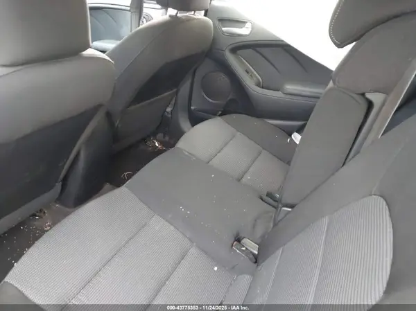 KNAFK5A85J5773666 2018 KIA FORTE - Image 8