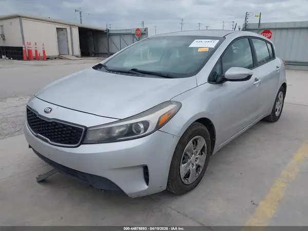KNAFK5A85J5774011 2018 KIA FORTE - Image 2