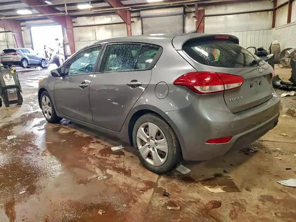 KNAFK5A86G5547130 2016 KIA FORTE - Image 2