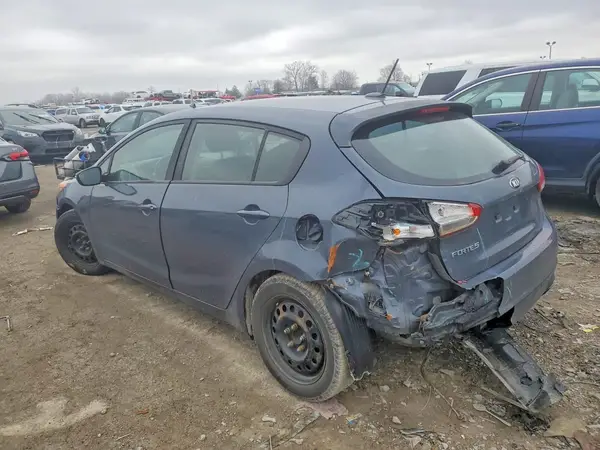 KNAFK5A86G5583853 2016 KIA FORTE - Image 2