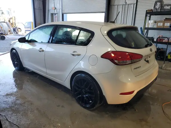 KNAFK5A86G5588762 2016 KIA FORTE - Image 2